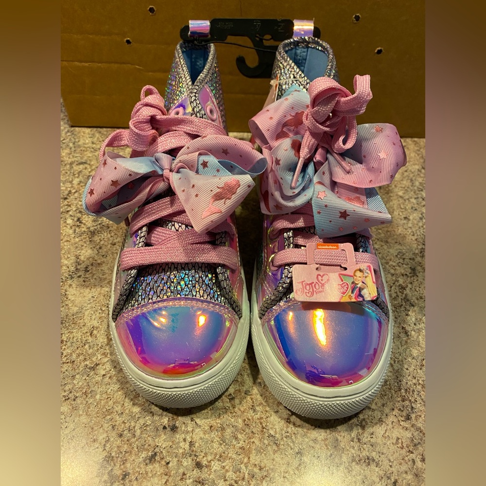 Jojo Sneakers